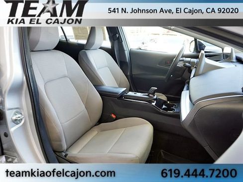 Used 2025 Toyota Prius LE FWD image 13