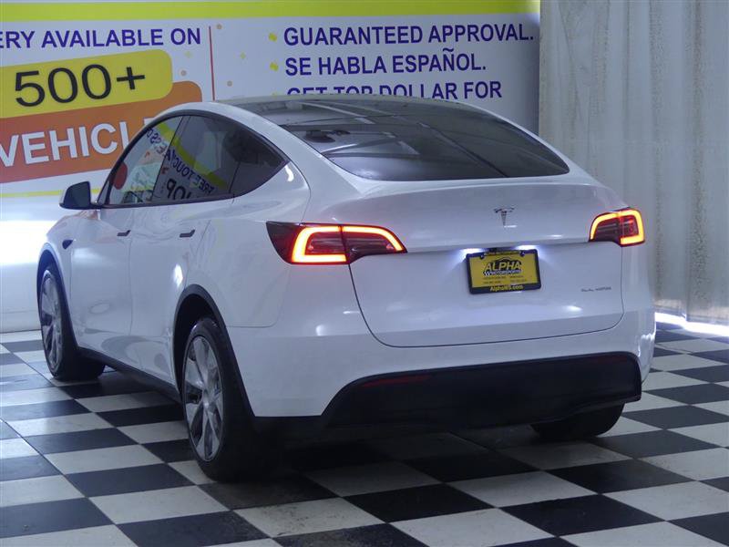 Used 2024 Tesla Model Y Long Range AWD/4WD image 4