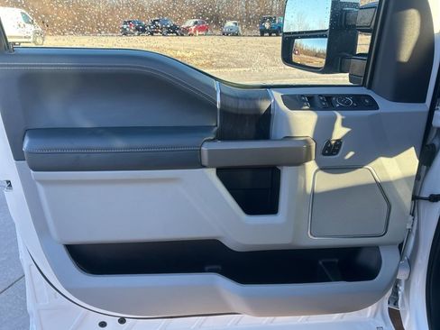 Used 2022 Ford F350 Limited image 21
