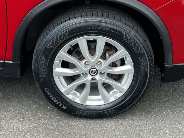 Used 2017 Nissan Rogue SV AWD/4WD image 7