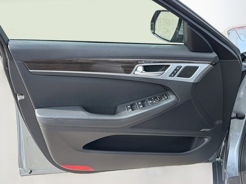 Used 2016 Hyundai Genesis 3.8 w/ Option Group 03 image 20