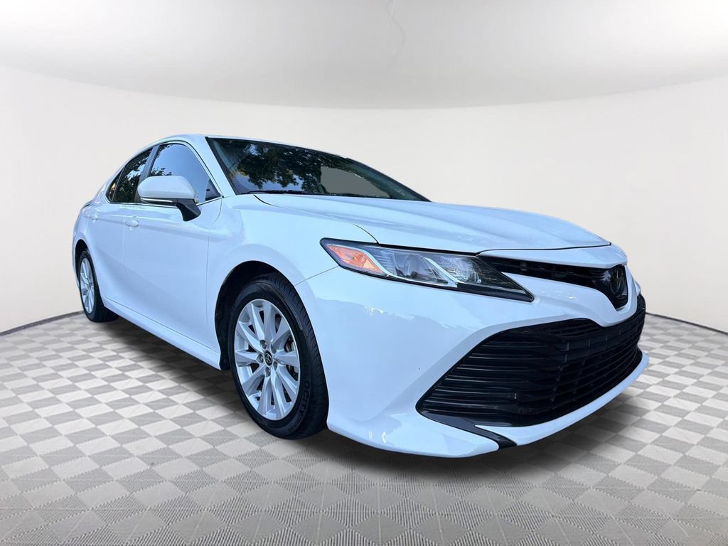 Used 2020 Toyota Camry LE w/ Convenience Package FWD image 3