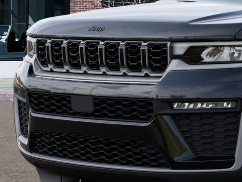 New 2026 Jeep Grand Cherokee Limited image 11