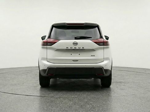 Used 2025 Nissan Rogue SV image 7