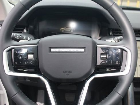 Used 2025 Land Rover Discovery Sport S image 18