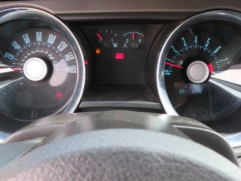 Used 2012 Ford Mustang GT RWD image 13