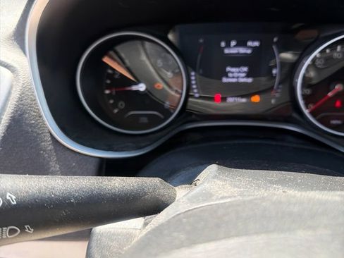 Used 2020 Jeep Compass Latitude FWD image 11