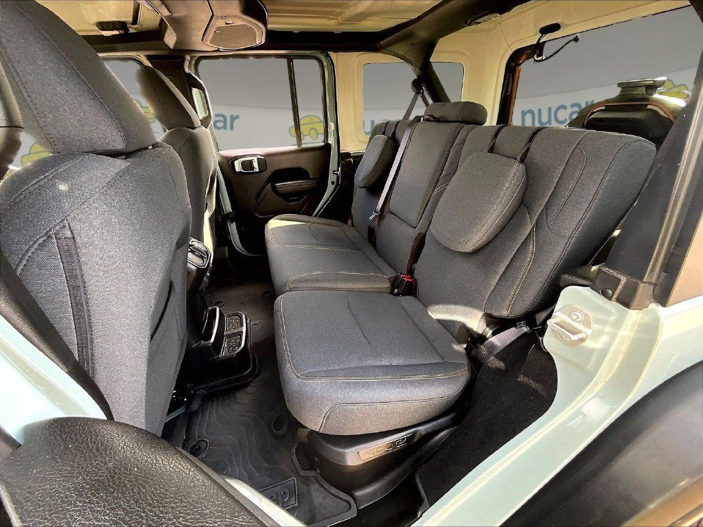 Used 2024 Jeep Wrangler Unlimited AWD/4WD image 15