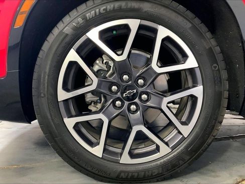 Used 2024 Chevrolet Blazer RS w/ Enhanced Convenience Package image 9