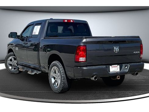 Used 2017 RAM 1500 Express AWD/4WD image 2
