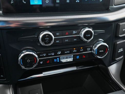Used 2025 Ford F150 Lariat AWD/4WD image 37