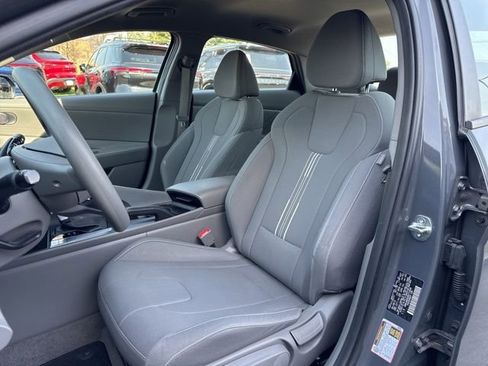 Used 2024 Hyundai Elantra SEL FWD image 8
