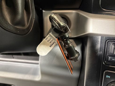 Used 2024 Ford F250 XLT w/ FX4 Off-Road Package image 12