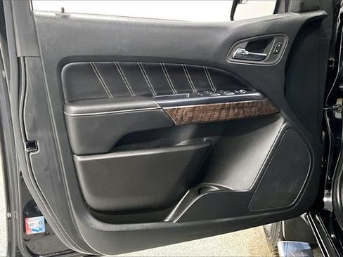 Used 2022 GMC Canyon Denali image 22