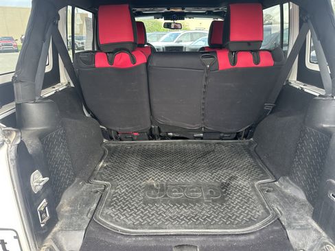 Used 2017 Jeep Wrangler Unlimited Sport w/ Quick Order Package 24S AWD/4WD image 12