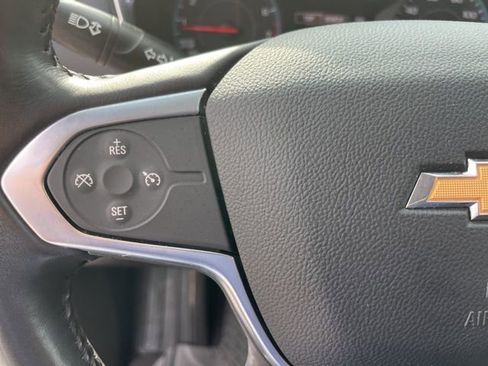 Used 2021 Chevrolet Traverse LT FWD image 15