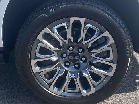 Used 2024 GMC Yukon Denali w/ Max Trailering Package AWD/4WD image 9