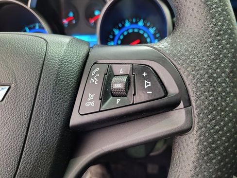 Used 2016 Chevrolet Cruze LT image 20