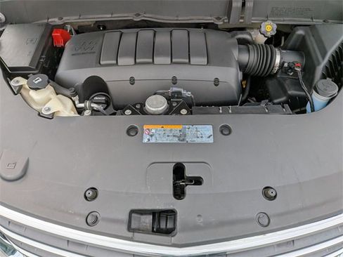 Used 2017 Chevrolet Traverse LT image 31