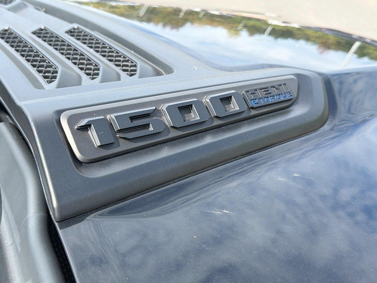 Used 2023 RAM 1500 Laramie AWD/4WD image 33
