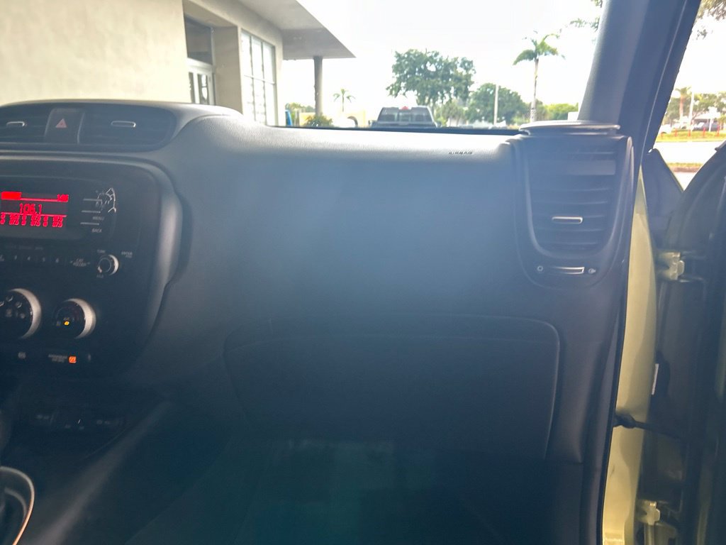 Used 2014 Kia Soul + FWD image 20