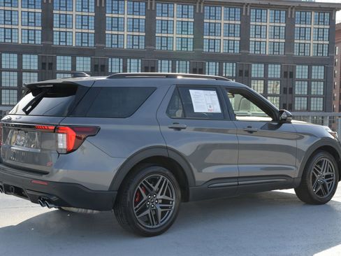 Used 2025 Ford Explorer ST w/ Sun And Sound Package image 7