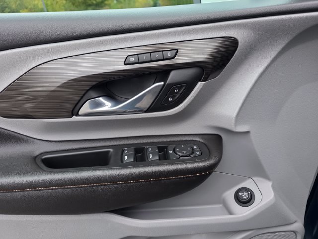 Used 2021 GMC Terrain SLT w/ Infotainment Package II AWD/4WD image 28