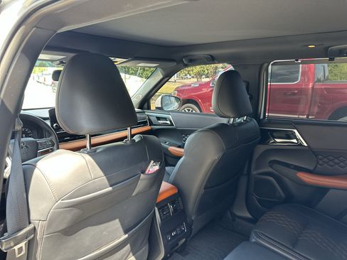 Used 2024 Mitsubishi Outlander SEL AWD/4WD image 16