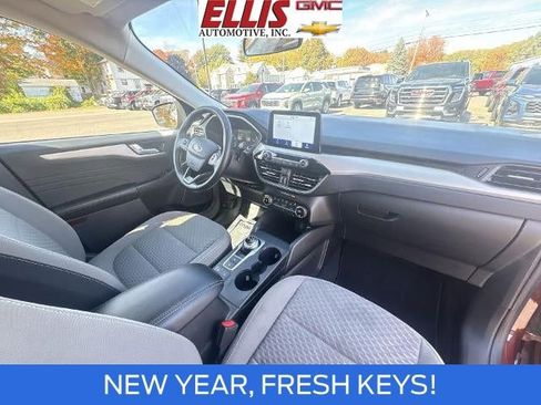 Used 2021 Ford Escape SE w/ Cold Weather Package image 30