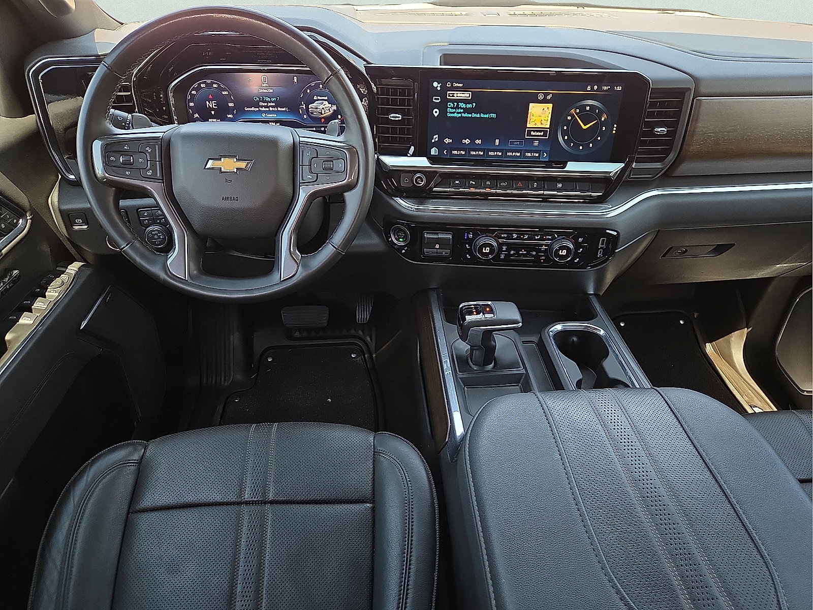 Used 2025 Chevrolet Silverado 1500 High Country AWD/4WD image 10
