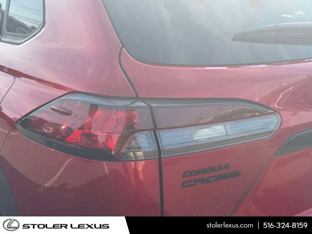 Used 2025 Toyota Corolla Cross AWD Hybrid w/ Moonroof Package image 15