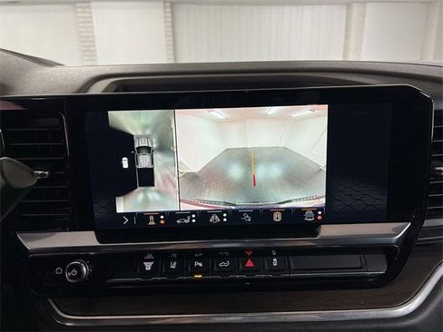 Used 2024 GMC Sierra 2500 SLT w/ SLT Premium Package image 14