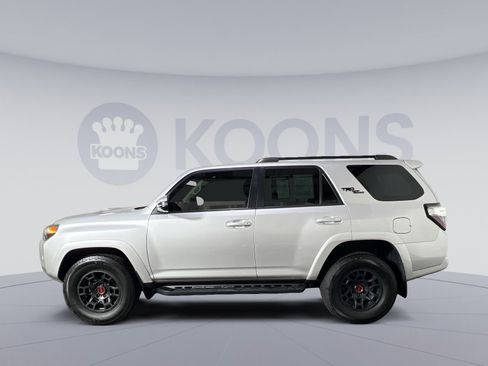 Used 2022 Toyota 4Runner TRD Off-Road Premium w/ TRD Black Wheel Package (TMS) AWD/4WD image 2