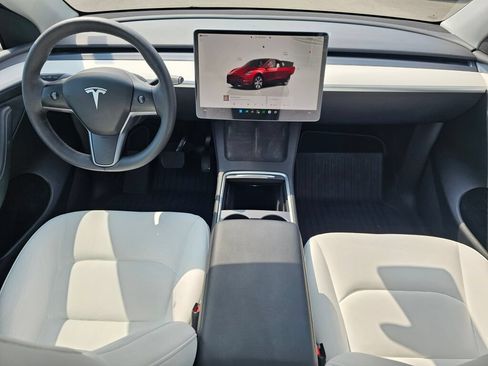 Used 2023 Tesla Model Y Long Range AWD/4WD image 9