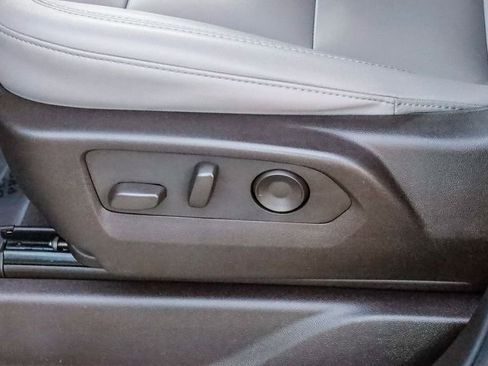 Used 2024 Chevrolet Suburban LT image 24