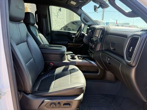 Used 2021 Chevrolet Silverado 1500 High Country w/ Technology Package image 19