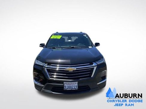 Used 2023 Chevrolet Traverse LT FWD image 2