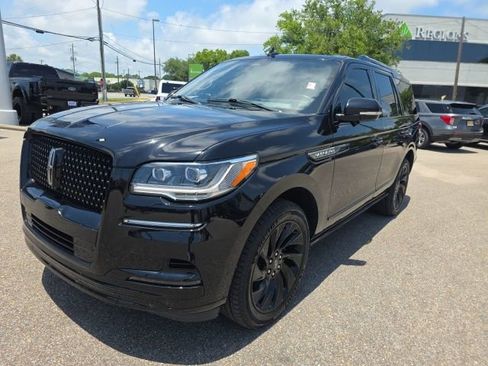 Used 2022 Lincoln Navigator Reserve AWD/4WD image 5