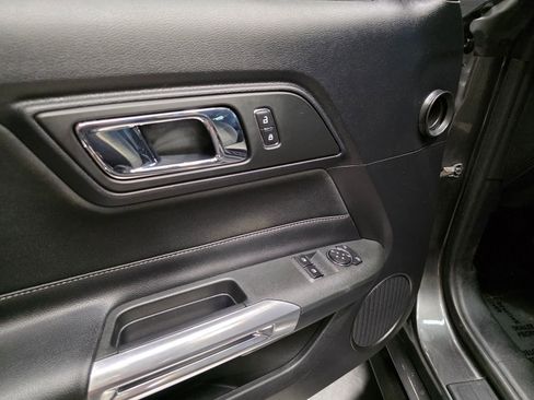 Used 2016 Ford Mustang GT RWD image 32