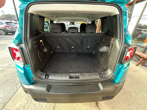 Used 2022 Jeep Renegade Sport w/ Sport Appearance Group image 18