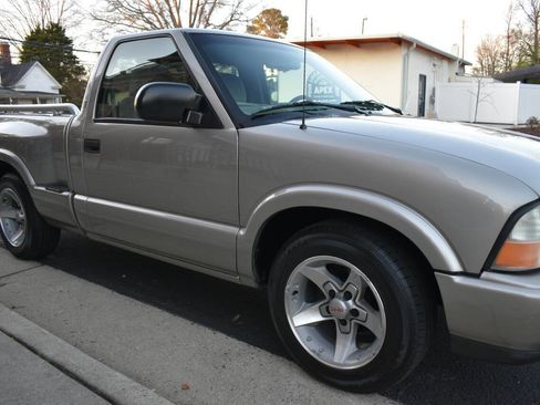 Used 2001 GMC Sonoma SLS w/ Hot Looks Pkg image 22