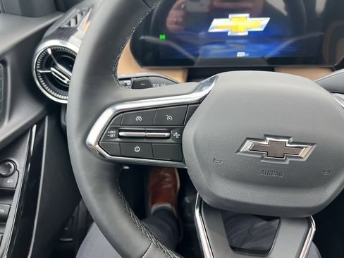 New 2026 Chevrolet Equinox ACTIV w/ Convenience Package III image 13