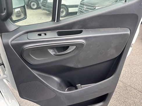Used 2024 Mercedes-Benz Sprinter 2500 image 25