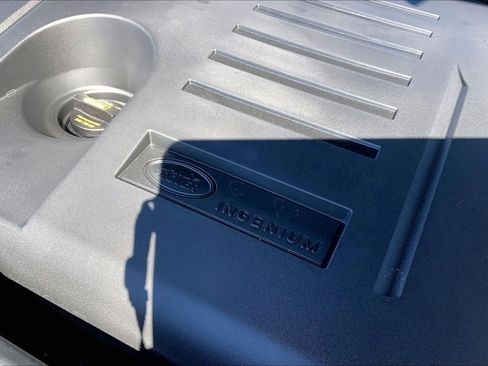 New 2026 Land Rover Range Rover SE image 17