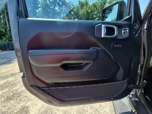 Used 2024 Jeep Gladiator Sport AWD/4WD image 22