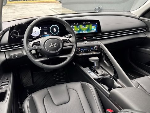 New 2026 Hyundai Elantra Limited image 2