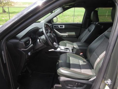 Used 2022 Ford Explorer Timberline AWD/4WD image 3