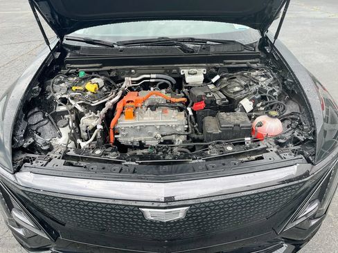 Used 2025 Cadillac Lyriq Sport AWD/4WD image 32
