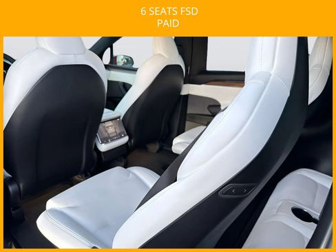 Used 2025 Tesla Model X image 18
