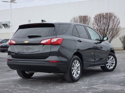 Used 2021 Chevrolet Equinox LS w/ LS Convenience Package image 16